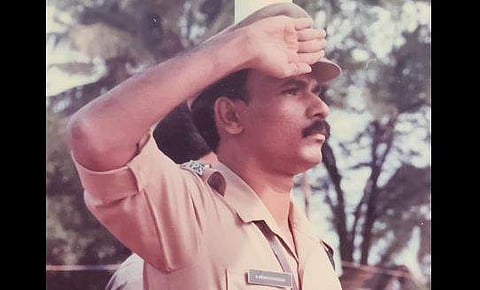 എ ഹേമചന്ദ്രൻ സർവീസ് നാളുകളുടെ തുടക്കത്തിൽ