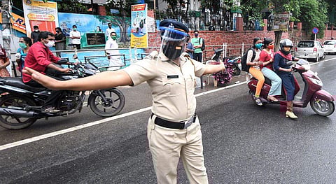 തിരുവനന്തപുരത്ത് സ്ഥിതി അതീവ ഗുരുതരം, നിയന്ത്രണങ്ങള്‍ കടുപ്പിക്കുന്നു, ചിറയന്‍കീഴും കഠിനംകുളവും കണ്ടെയ്ന്‍മെന്റ് സോണ്‍; കരുംകുളം പഞ്ചായത്ത് അടച്ചിടും 