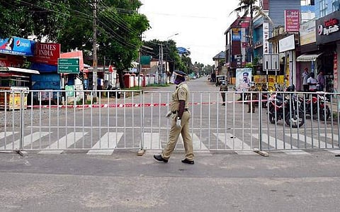 തിരുവനന്തപുരത്തെ തീരമേഖല അടച്ചു ; സമ്പൂര്‍ണ്ണ ലോക്ക്ഡൗണ്‍