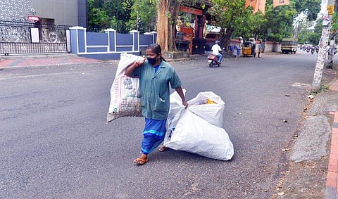 തിരുവനന്തപുരത്ത് മൂന്ന് കൗണ്‍സിലര്‍മാര്‍ക്ക് കോവിഡ്, സമ്പര്‍ക്കപ്പട്ടിക വിപുലം; രണ്ട് പൊലീസുകാര്‍ക്കും രോഗബാധ 