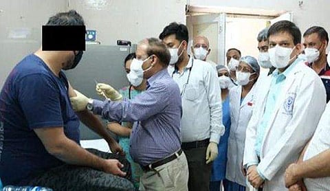 കോവിഡിനെതിരായ ഇന്ത്യയുടെ വാക്സിൻ; ആ​​ദ്യഘട്ട പരീക്ഷണത്തിൽ പാർശ്വ ഫലങ്ങളില്ല; നിരീക്ഷണം തുടരും