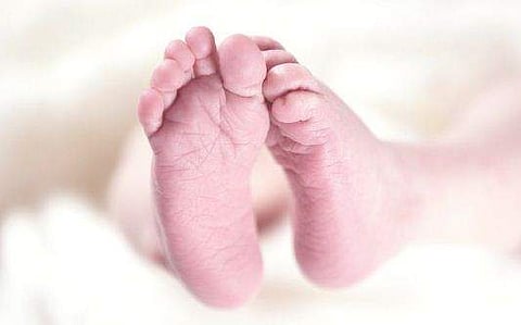 ഭാര്യയുമായി വഴക്ക്; ഒരു വയസുള്ള മകളെ അച്ഛന്‍ എറിഞ്ഞു കൊന്നു