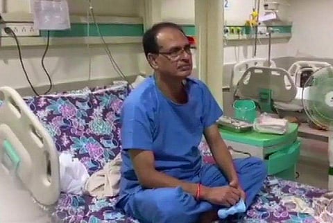 മുഖ്യമന്ത്രിയുടെ ഭാര്യയുടെയും  മക്കളുടെയും കോവിഡ് ടെസ്റ്റ് നെഗറ്റീവ്; ശിവരാജ് സിങ് ചൗഹാന്‍ ആശുപത്രിയില്‍ തുടരും