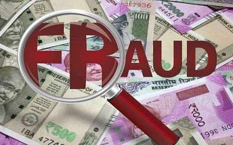 പൊലീസായെത്തി; യുവതിക്കൊപ്പം ഫോട്ടോ പകർത്തി വ്യാപാരിയുടെ 1.37 ലക്ഷം രൂപ തട്ടിയെടുത്തു