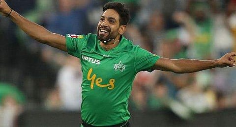 അഞ്ച് വട്ടം കോവിഡ് പോസിറ്റീവ്, ഒടുവില്‍ പാക് പേസറുടെ ഫലം നെഗറ്റീവ്; ഇംഗ്ലണ്ടിലേക്ക് പറക്കും