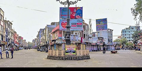 ലൈംഗിക തൊഴിലാളിക്ക് കോവിഡ് സ്ഥിരീകരിച്ചു, റെയ്ഡില്‍ പങ്കെടുത്ത പൊലീസുകാര്‍ ക്വാറന്റൈനില്‍