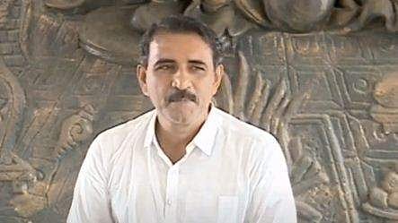 സ്വപ്‌നയ്ക്ക് ജോലി ലഭിച്ചത് കെ സി വേണുഗോപാല്‍ മന്ത്രിയായിരിക്കെ ;  സാരിത്തുമ്പില്‍ കോണ്‍ഗ്രസ് നേതാക്കളുമുണ്ടെന്ന് ബി ഗോപാലകൃഷ്ണന്‍