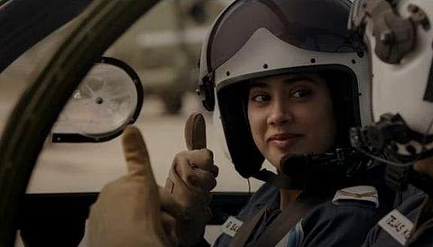 പെൺകുട്ടികൾ പൈലറ്റ് ആകില്ല! തിരിച്ചടികളെ തോൽപ്പിച്ച ഗുൻജൻ; തകർത്താടി ജാൻവി, ട്രെയിലർ 