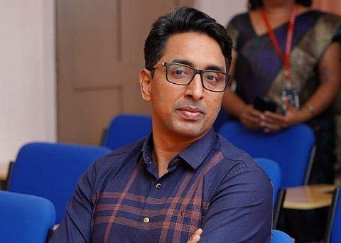 'എല്ലായിടത്തും ഓണ്‍ലൈന്‍ ക്ലാസാ; എന്റെ വീട്ടില്‍ ഇപ്പോഴും കരണ്ടുപോലുമില്ല'; ഏഴാം ക്ലാസ് വിദ്യാര്‍ഥിനിയുടെ  പ്രശ്‌നം പരിഹരിച്ച് ജില്ലാകലക്ടര്‍