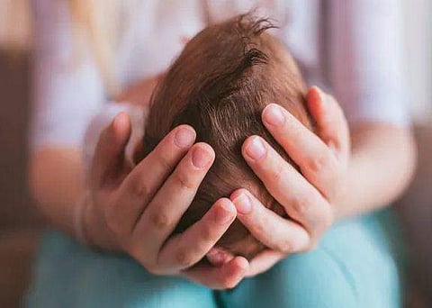 ഭര്‍ത്താവുമായി പിണങ്ങി; ചെലവ് നടത്താന്‍ കൈയില്‍ പണമില്ലാതായി;  2 മാസം പ്രായമുള്ള കുഞ്ഞിനെ യുവതി 45,000 രൂപയ്ക്ക് വിറ്റു