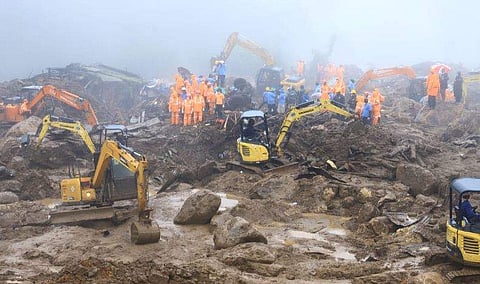 രണ്ടുവയസ്സുകാരിയുടെ മൃതദേഹം കൂടി കണ്ടെത്തി; പെട്ടിമുടി ദുരന്തത്തിൽ മരണം 56 ആയി; തിരച്ചിൽ തുടരുന്നു