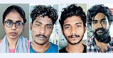 താമസ സ്ഥലത്തേക്ക് വിളിച്ചു വരുത്തും; ന​​ഗ്നനാക്കി യുവതിക്കൊപ്പം ഫോട്ടോയെടുത്ത് ബ്ലാക്ക്മെയിലിങ്; പണം തട്ടുന്ന നാലം​ഗ സംഘം അറസ്റ്റിൽ