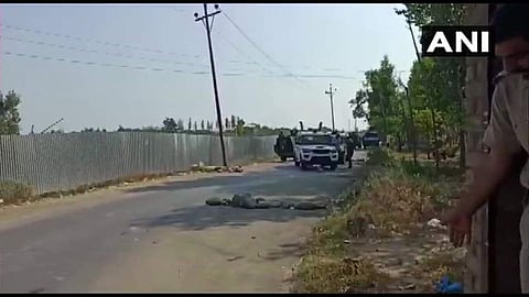 ജമ്മു കശ്മീരില്‍ ഭീകരാക്രമണം; മൂന്ന് സുരക്ഷാ ഉദ്യോഗസ്ഥര്‍ക്ക് വീരമൃത്യു