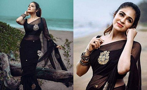 കറുപ്പിൽ തിളങ്ങി മാളവിക; സാരിയിൽ കിടിലൻ ഫോട്ടോഷൂട്ട്, ചിത്രങ്ങൾ‍‍