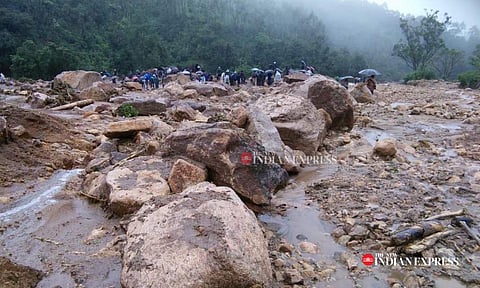 രാജമല ദുരന്തം; മരിച്ചവരുടെ കുടുംബങ്ങള്‍ക്ക് ആശ്വാസധനമായി അഞ്ച് ലക്ഷം രൂപ; പരിക്കേറ്റവരുടെ ചെലവ് സര്‍ക്കാര്‍ വഹിക്കുമെന്ന് മുഖ്യമന്ത്രി
