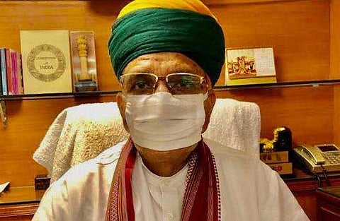 ഭാഭിജി പപ്പടം കഴിച്ചാൽ കൊറോണ വരില്ലെന്ന് പറഞ്ഞ‌ കേന്ദ്രമന്ത്രിക്ക് കോവിഡ് സ്ഥിരീകരിച്ചു; ആശുപത്രിയിൽ