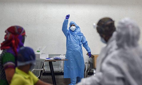 ആറ് അടിക്ക് അപ്പുറവും വായുവിലൂടെ കോവിഡ് പടരാമെന്ന് മുന്നറിയിപ്പ്, പിന്നാലെ പിൻവലിച്ച് യുഎസ് ഏജൻസി 