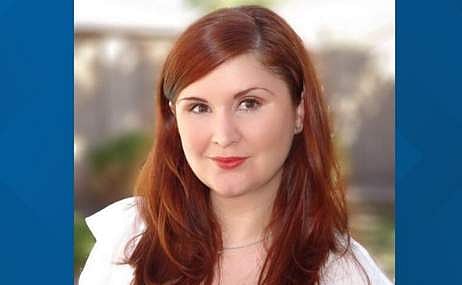 വീട്ടിലെ നീന്തല്‍ കുളത്തില്‍ തലയടിച്ച് വീണു; എഴുത്തുകാരി ഷന്ന ഹോഗന്‍ അന്തരിച്ചു