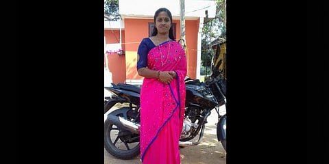 എന്നാലും വല്ലാത്തൊരു ചെയ്ത്തായിപ്പോയി അച്ചോ! പേര് കൊറോണ, വയസ്സ് 34!