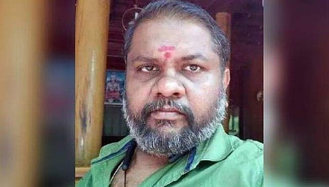 മന്ത്രവാദത്തിലൂടെ നേട്ടമുണ്ടാകുമെന്ന് വിശ്വസിപ്പിച്ചു, ക്ഷേത്രത്തിൽ തൊഴാനെത്തിയ പെൺകുട്ടിയെ പൂജകൾക്കിടെ പീഡിപ്പിച്ചു; പൂജാരി അറസ്റ്റിൽ