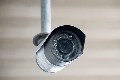 ഭാര്യയുടെ 'പോക്കില്‍' സംശയം; ബെഡ്‌റൂമില്‍ സിസി ടിവി സ്ഥാപിച്ച് നേവി ഉദ്യോഗസ്ഥന്‍; നടപടിയുമായി കോടതി