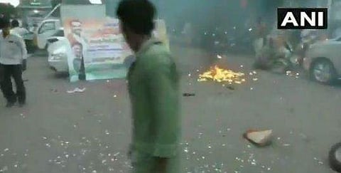 മോദിയുടെ ജന്മദിനം ആഘോഷിക്കുന്നതിനിടെ ഹീലിയം ബലൂണ്‍ പൊട്ടിത്തെറിച്ചു; 30 പേര്‍ക്ക് പരിക്ക് (വീഡിയോ)