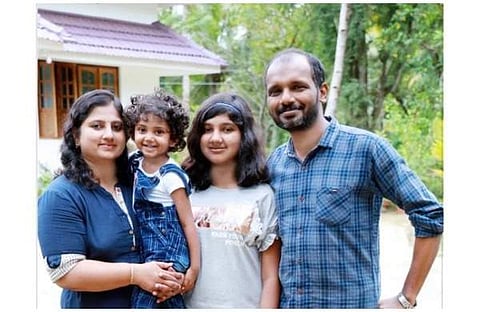 'കുറച്ചു കൂടി വലുതാകുമ്പോള്‍ അവളോട് പറയണം; ഞങ്ങള്‍ നിന്നെ ദത്തെടുക്കുകയായിരുന്നില്ല, നീ ഞങ്ങളെ ദത്തെടുക്കുകയായിരുന്നു'