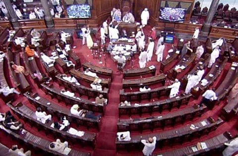 രാജ്യസഭയില്‍ നാടകീയ രംഗങ്ങള്‍; പ്രതിപക്ഷ പ്രതിഷേധത്തിനിടെ കാര്‍ഷിക ബില്ലുകള്‍ പാസാക്കി