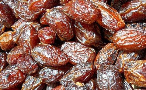 ഈന്തപ്പഴം എവിടെയെല്ലാം വിതരണം ചെയ്തു; സർക്കാരിനോട് വിശദീകരണം തേടി കസ്റ്റംസ്