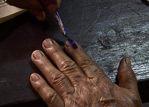 ഇനി കോവിഡ്‌ ബാധിച്ചാൽ തപാൽവോട്ടു മാത്രം; പ്രത്യേക പോസ്റ്റൽ വോട്ട്‌‌ നാളെ മുതൽ