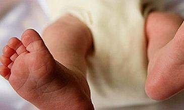 ആശുപത്രികൾ കയറി ഇറങ്ങി; ചികിത്സ വൈകിയത് 14 മണിക്കൂർ; പൂർണ ​ഗർഭിണിയുടെ ഇരട്ട കുഞ്ഞുങ്ങൾ മരിച്ചു 