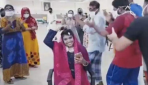 നിക്കാഹ് ദിവസം മണവാട്ടിക്ക് ചുറ്റും ഒപ്പനകളിച്ച് രോഗികൾ; കോവിഡ് കേന്ദ്രത്തിൽ സർപ്രൈസ് പാർട്ടി, വിഡിയോ 