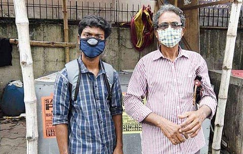 ഒടുവില്‍ ജെഇഇ പരീക്ഷയെഴുതി!; പരീക്ഷാകേന്ദ്രത്തിലെത്താന്‍ അച്ഛനും മകനും സൈക്കില്‍ ചവിട്ടിയത് 75 കിലോമീറ്റര്‍