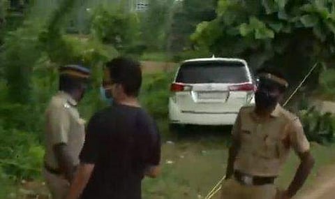 സ്വര്‍ണക്കടത്ത് കേസിലെ പ്രതി രക്ഷപ്പെട്ടത് അടിവസ്ത്രം മാത്രം ധരിച്ച്; സിസി ടിവി ദൃശ്യങ്ങള്‍ പുറത്ത്