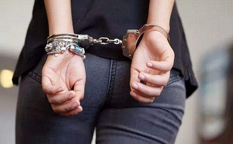 അത് ചെയ്തത് കാമുകനല്ല; സ്വകാര്യഭാഗങ്ങളില്‍ സൂപ്പര്‍ ഗ്ലൂ തേച്ചത് യുവതി തന്നെ; കുടുക്കിയത് സിസി ടിവി