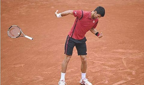 അബദ്ധത്തില്‍ സംഭവിച്ചതാണോ അത്? എങ്കില്‍ 2016ലെ ഫ്രഞ്ച് ഓപ്പണിലും, 2015ലെ വിംബിള്‍ഡണിലും സംഭവിച്ചത് എന്താണ്?