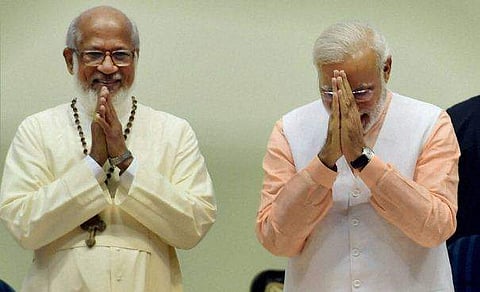 കർദ്ദിനാൾ മാർ ജോർജ് ആലഞ്ചേരിയും പ്രധാനമന്ത്രി നരേന്ദ്ര മോദിയും ‍ഡൽഹിയിൽ നടന്ന ചടങ്ങിൽ (ഫയൽ ചിത്രം)