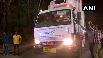 കോവിഡ് വാക്‌സിനുമായി ട്രക്ക് പുറപ്പെടുന്നു / എഎന്‍ഐ ചിത്രം