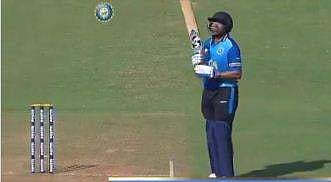 റോബിൻ ഉത്തപ്പ ബാറ്റിങിനിടെ/ വീഡിയോ ദൃശ്യം