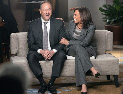 ഡഗ്ലസ് എംഹോഫ്, കമല ഹാരിസ്/ചിത്രം: ഫേസ്ബുക്ക്