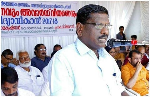 കെ വി വിജയദാസ് എംഎല്‍എ/ ഫെയ്‌സബുക്ക്‌
