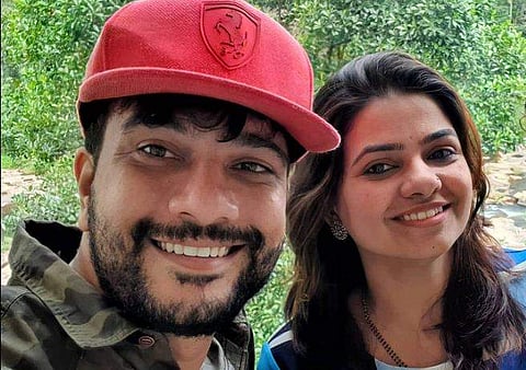 വിവാഹവാർഷികത്തിന് പിഷാരടി പങ്കുവച്ച ചിത്രം/ ഫേസ്ബുക്ക്