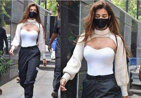 Disha_Patani_arm_warmers