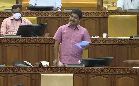 എം സ്വരാജ് നിയമസഭയില്‍ / ടെലിവിഷന്‍ ചിത്രം