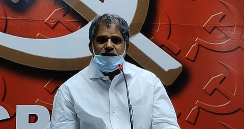 എ വിജയരാഘവന്‍ മാധ്യമങ്ങളെ കാണുന്നു