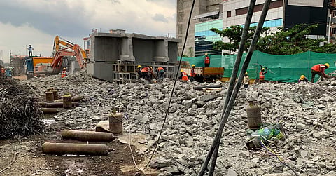 പാലാരിവട്ടം പാലം പൊളിക്കുന്നതിന്റെ അവസാന ഘട്ടത്തില്‍/ ചിത്രം: എക്‌സ്പ്രസ്‌