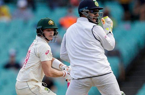 സിഡ്‌നിയില്‍ സ്റ്റീവ് സ്മിത്തിന്റെ ബാറ്റിങ്/ഫോട്ടോ: എപി