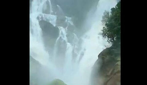 ദൂത്‌സാഗര്‍ വെള്ളച്ചാട്ടം