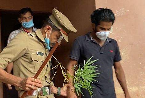 സനിറിനെ പിടികൂടിയപ്പോള്‍/വീഡിയോ സ്‌ക്രീന്‍ഷോട്ട്‌