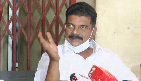 പി വി അന്‍വര്‍ വാര്‍ത്താസമ്മേളനത്തില്‍ / ടെലിവിഷന്‍ ദൃശ്യം